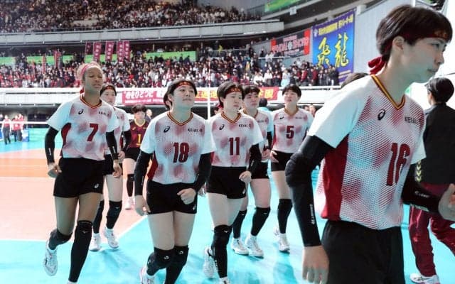 春高バレー　日本代表・佐藤淑乃の母校は初戦敗退　敬愛学園、リードを逆転され「ミスが出た」