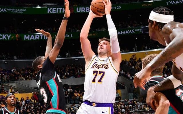 八村塁欠場のレイカーズがグリズリーズに逆転勝利…第4Qにレブロンとドンチッチが躍動