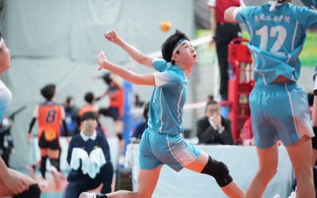 さくらバレー王者の清風などが2回戦へ　男子大会初日（1/5）の1回戦全12試合の結果【春高2026】