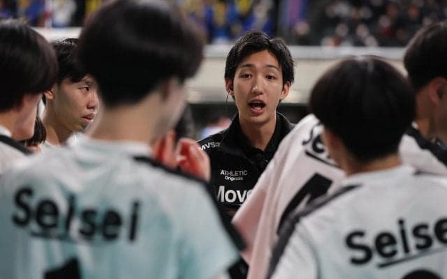 春高バレー　静清は第2セットを33－31でストレート勝ち　元Vリーガーの高橋涼監督は指揮官として初勝利