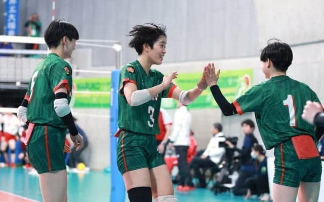 春高バレー　福井工大福井・木村希葉、ミドルブロッカー登録で得点を量産