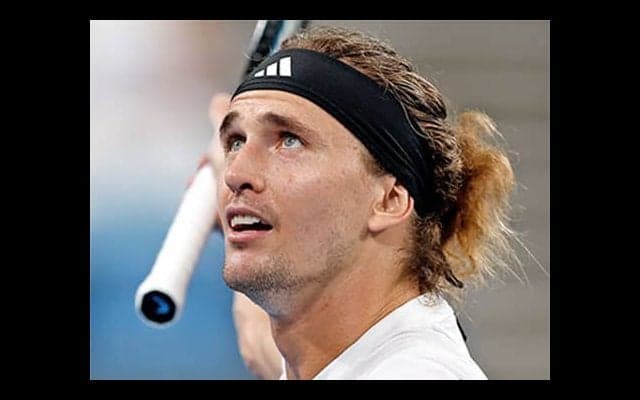  破壊行為ズベレフ 復帰選手に敗れる 