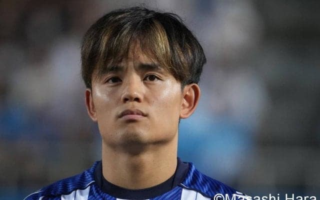 ｢タケ兄｣｢めっちゃ先輩感強いタケ好き｣久保建英がソシエダで初のベンチ入り20歳日本人DFを従えてスタジアム入り！｢こんなタケが見られるなんて新年早々幸先良い｣