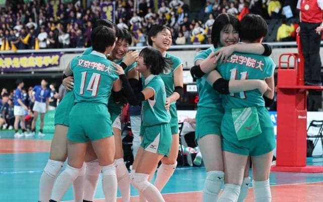 春高バレー　文京学院大女子、応援団の大声援「力に」ストレート勝ち