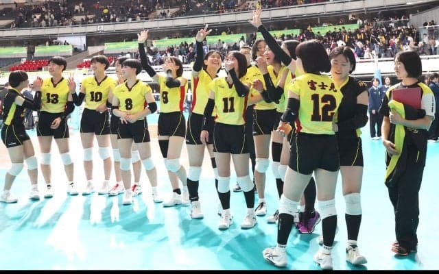 春高バレー　激戦制した富士見「自分を信じてトスを上げて」エース・福元の思い詰まった一撃