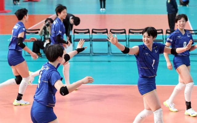 春高バレー　7年ぶりの頂点を狙う金蘭会、初戦は三重に快勝