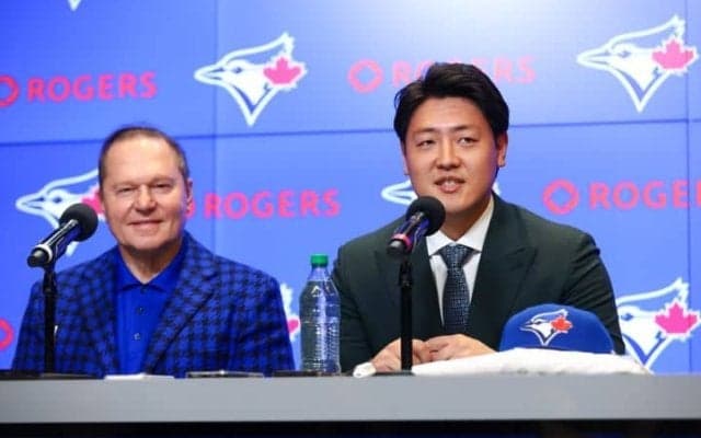 「最高のセンスをしてるね！」岡本和真の入団会見で明かされた事実に「なんて素敵な話なんだ」　球団公式X「まさに運命だった」