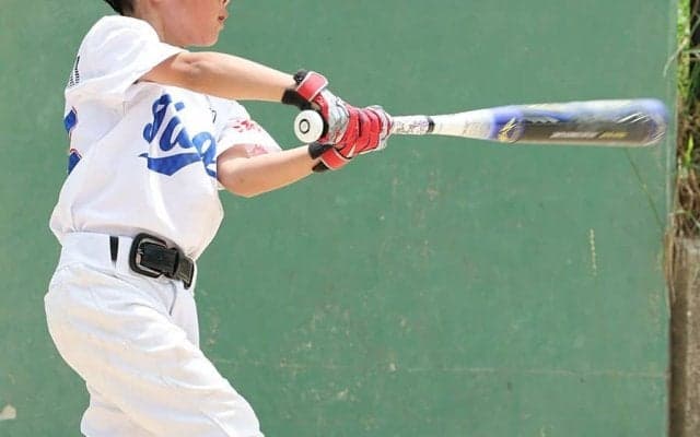 素振りで小学生が陥りがちな「悪癖」　元ロッテ監督推奨…コンタクト率高める“イメトレ”