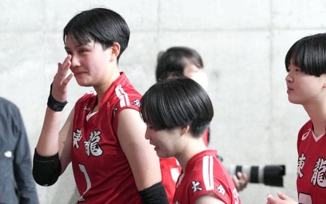 春高バレー　東九州龍谷、3回戦進出もエース忠願寺莉桜は悔し涙「上手くプレーできなくてチームに申し訳ない」