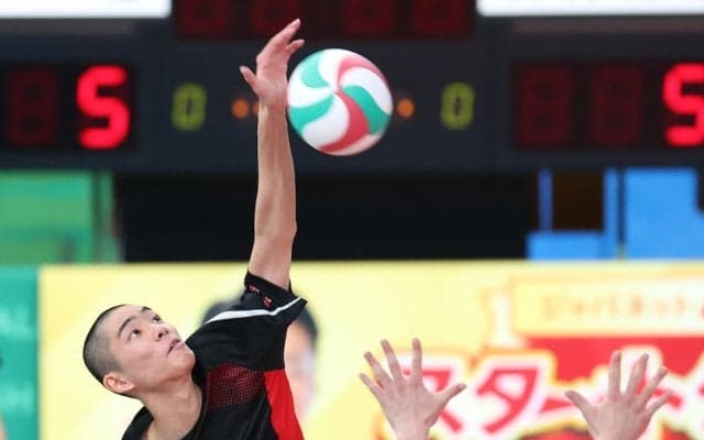 春高バレー　地元のスーパーで募金して遠征費の一部を補填　鹿児島の川内商工が3回戦へ　194センチの1年生エース・田中洸「鹿児島の高校で日本一を」