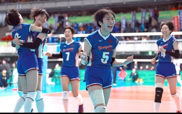 米沢中央が初の8強王手　エース岡崎芽依が活躍、前回8強チーム下す　春高バレー