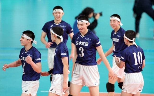 山梨の日本航空、198センチのバトや今井ら中心に多彩な攻撃　3回戦進出、春高バレー