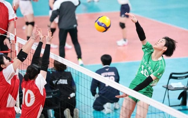 八王子実践、飯山を中心にパワーとつなぎに気迫…新発田商に快勝　春高バレー