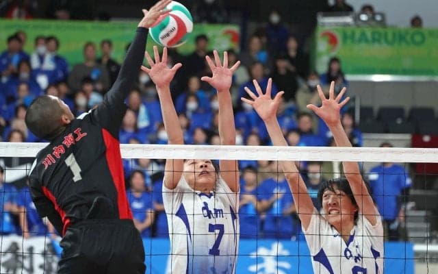 滋賀県勢の男子・近江、女子・近江兄弟社はともに敗退　春高バレー