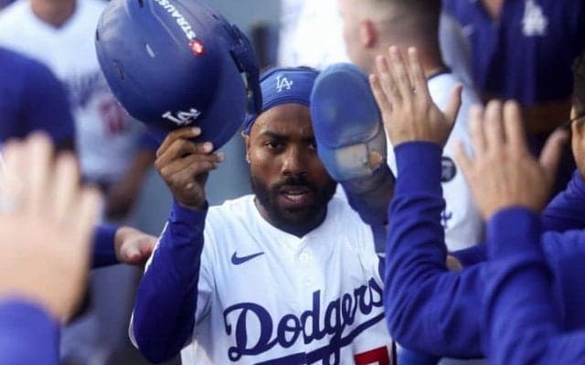 わずか2か月で再び放出された“WSの英雄”に「ドジャー・ブルーのユニフォームを着させるべき」再獲得はあるか