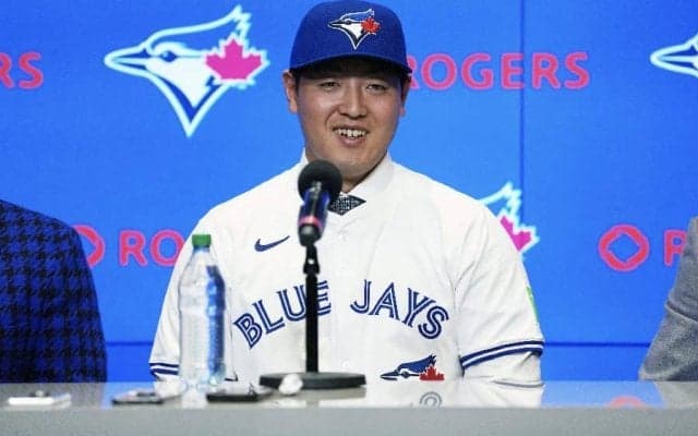 驚愕した岡本和真の“経済効果”　カナダ記者が目の当たり…ゲレーロJr.とも「比較にならない」