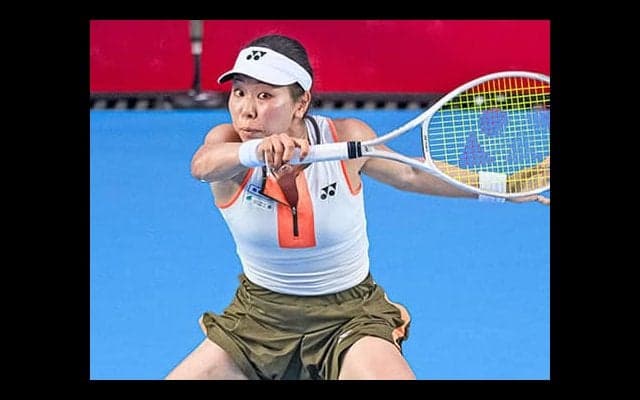  坂詰姫野 逆転勝ちで開幕戦4強 