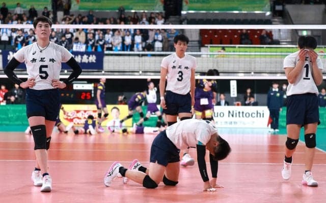 市尼崎、攻めあぐね8強入り逃す　春高バレー