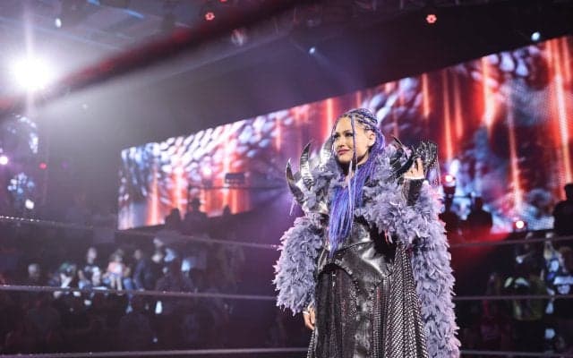 世界中から届けられた引退・棚橋弘至へのメッセージ…人気日本人美女レスラーは貴重な“晴れ着2ショット”を公開「たくさんの感動を…」