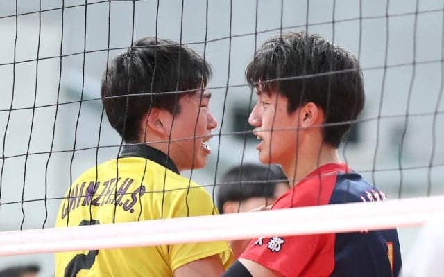 春高バレー　東山、鎮西の3冠阻止　岩田怜緯、2年生エース対決制す「一ノ瀬選手と打ち合って、とても楽しい時間でした」