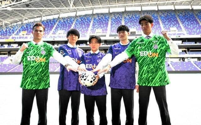 サンフレッチェ広島の新加入5選手が会見　「広島はすごく強かった」