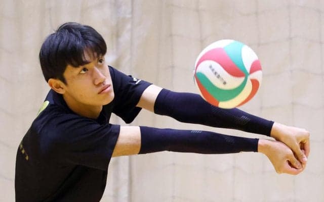春高バレー　東山、激闘の鎮西戦後に銭湯で人気ユーチューバーと遭遇　2年生エース・岩田怜緯「オーラがありましたね」　10日に準決勝