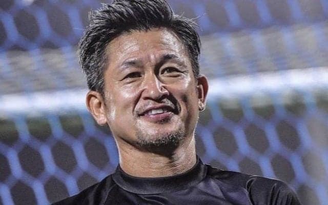 ｢どこぞの組長ですかww｣J3福島加入会見登場のキングカズが圧倒的迫力！｢イケすぎてる｣｢ハードボイルドな映画が始まりそう｣