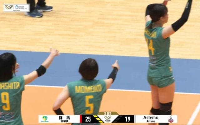 「触ってないって」女子バレー、全力アピールに審判思わずニッコリ チャレンジでの珍しい一コマ