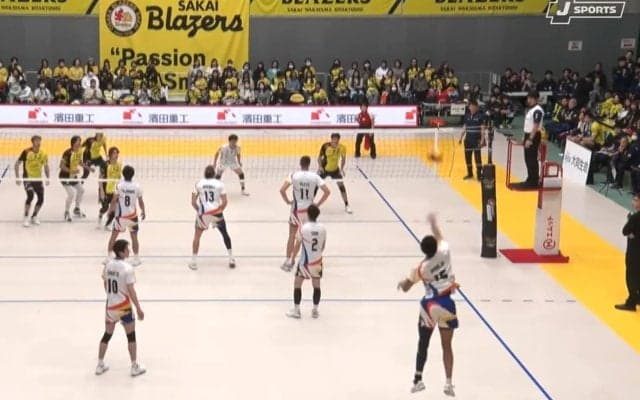 男子バレー、揺れて落ちる魔球サーブ 「揺れるサーブ！」公式SNSを驚かせた一打