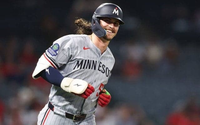 ド軍の新戦力に既視感「あれ？」　衝撃の風貌…まさかの“激似”「戻ってきたんか？」