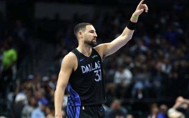 通算900試合出場を果たしたクレイ・トンプソン「自分がまだプレーできていることに感謝」