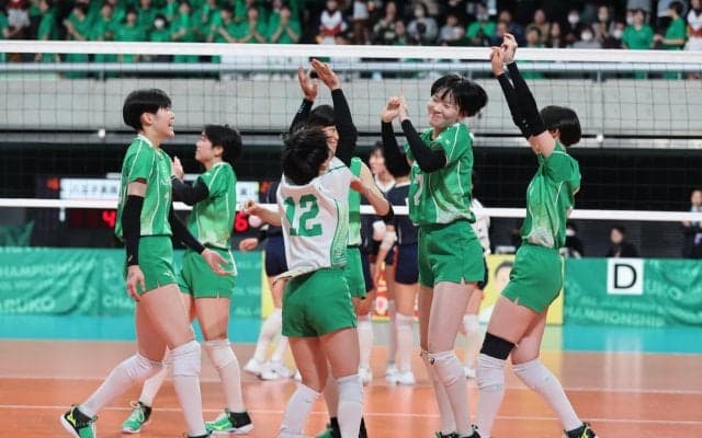 自らと重ね合わせた八王子実践の青春　春高バレーのコートサイドから