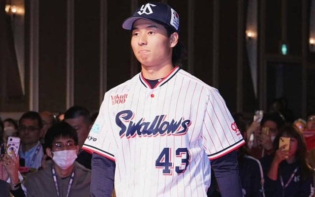 推しアイドルは「常に全力」　燕新人が“愛”爆発…グッズ持参で「照れてるのカワイイ」