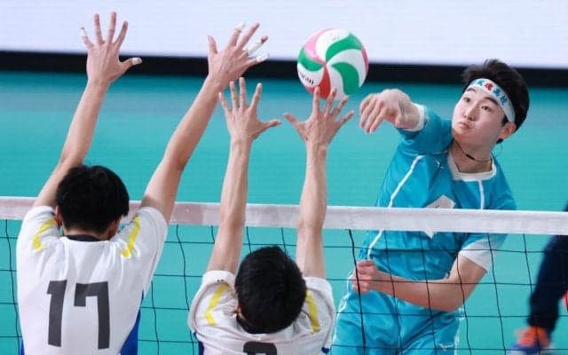 宿敵破った清風、エース退場のアクシデントも、尾崎亮太「仲間信じて打った」　春高バレー