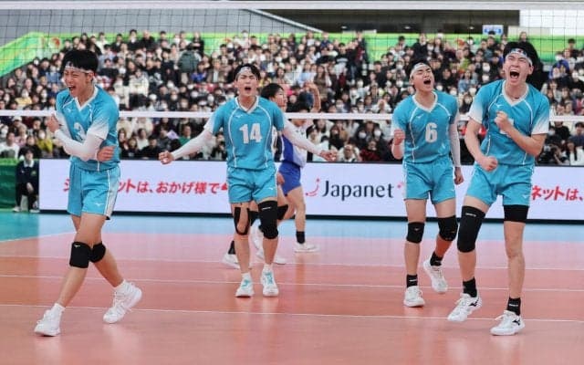 春高バレー　清風、フルセットで駿台学園の4連覇止めた　第5セット序盤でベンチに下がった西村海司「僕が出られない分、先輩が頑張ってくれて申し訳ない…」