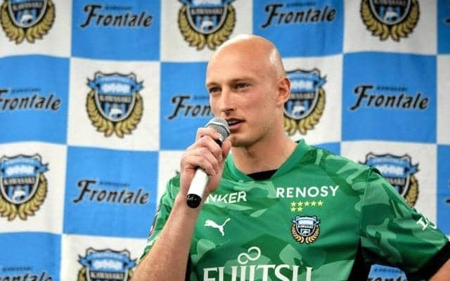 「等々力を要塞に」　スラムダンクで日本語を学ぶ川崎のドイツ人GK