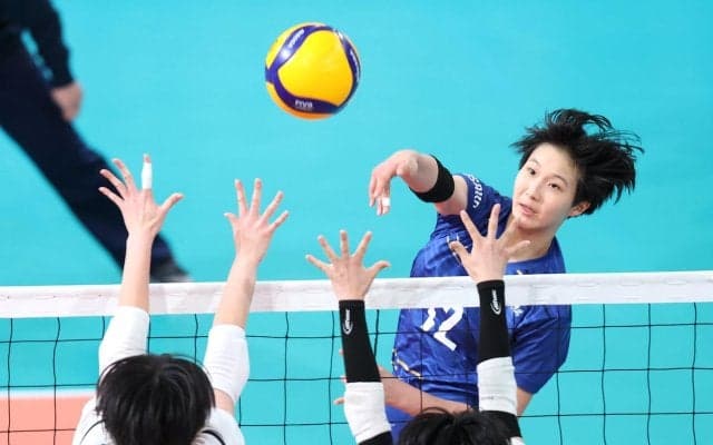 百戦錬磨の金蘭会「楽しく笑顔で」頂点返り咲き　1年の西村ら下級生も躍動　春高バレー