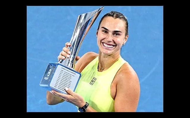  世界1位 盤石2連覇、政治的対立も 