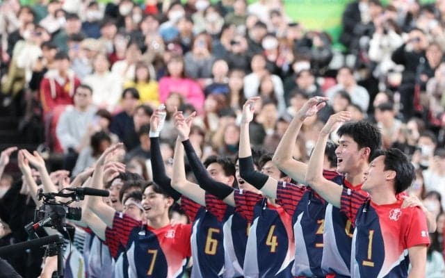 春高バレー　東山が6大会ぶりV　2年生エース・岩田怜緯がMVP　新チームで3冠宣言！