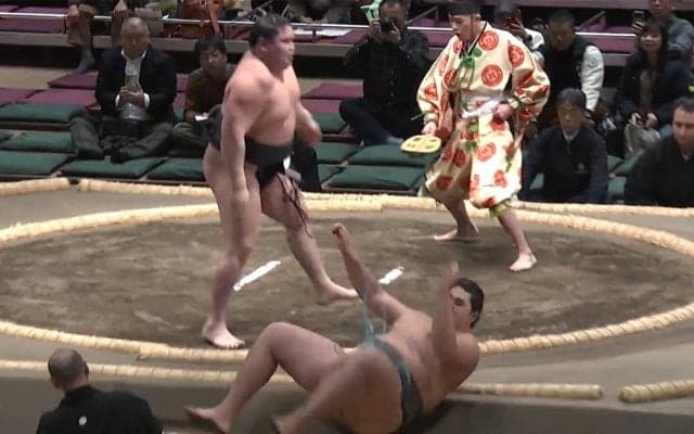 「こんな序ノ口見た事ない」「ヤバいものを目撃してる」初場所、最初の一番にいきなり“怪物力士” ファンざわつき