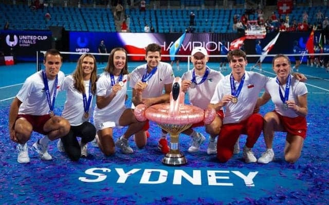 ポーランドがユナイテッドカップ初制覇！シフィオンテクが敗れるも今大会で復帰のフルカチュが執念の勝利、スイスを破り悲願の頂点へ