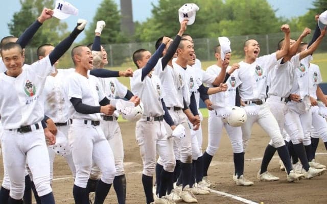 【メンバー紹介】元プロの監督率いる佐野日大は投打に安定、エース鈴木と3割を超えるチーム打率で聖地に挑む