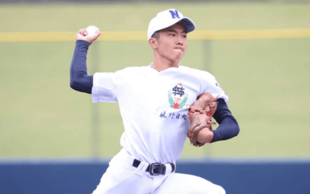 佐野日大の右腕エースは、しなやかな腕の振りから安定感抜群の投球が武器【高校野球界の逸材】
