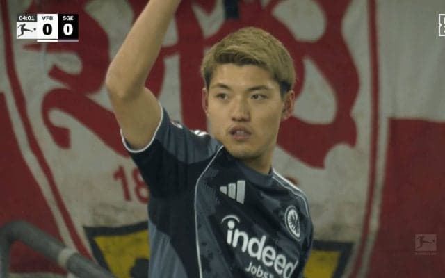 「キック精度まじで高いな」堂安律、“完璧クロス”でゴラッソをアシスト！「めっちゃ良いボール」CKからヘディング弾をお膳立てした瞬間