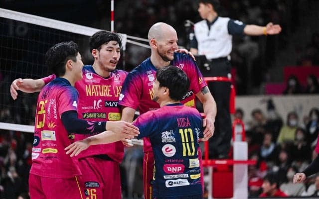 SVリーグ男子　東京GB、日鉄堺BZが接戦を制して連勝