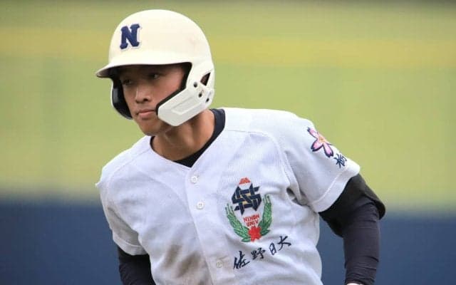 佐野日大の主将・中村はシャープなスイングが特徴、チームリーダーとして不可欠な存在【高校野球界の逸材】
