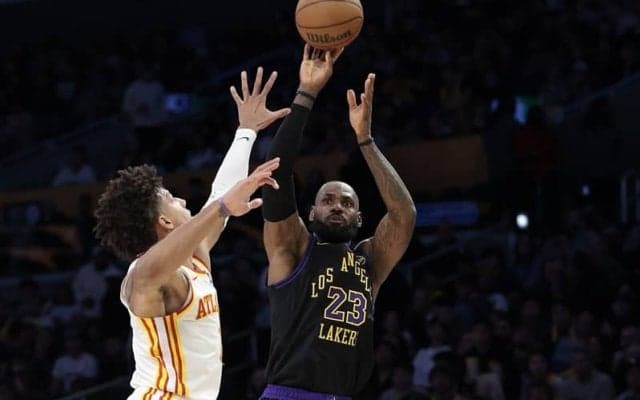 連敗脱出のレイカーズ…レブロンとドンチッチを含む先発陣がホークス戦で快記録