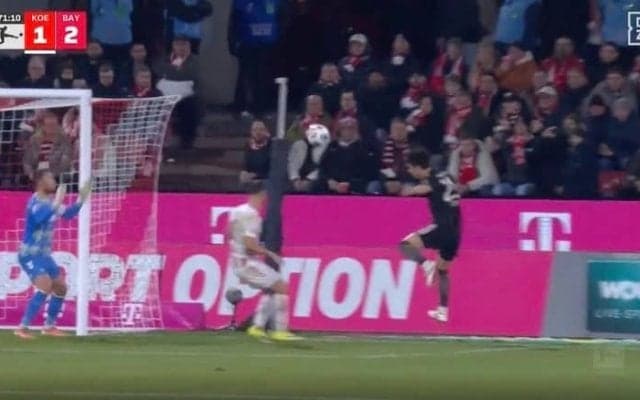 マジかよ…！？ 伊藤洋輝、神ヘディングで“まさかの光景”「ヤバすぎ」ゴールライン上ギリギリから折り返し→決勝点をアシスト「奇跡の1ミリ再び」