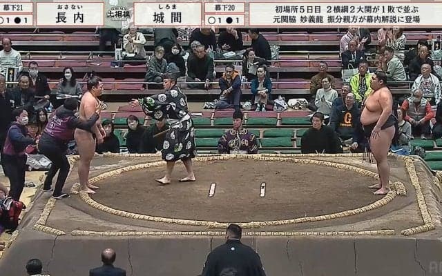 「ちょっと待って！」救命士が力士を制止 安全配慮で土俵の上へ「いったん座りましょう」迅速対応に賞賛、力士には激励と安堵の拍手