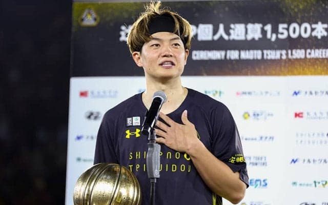 辻直人がBオールスター会見で“替え歌”披露…先輩いじり会場爆笑「竹内兄弟　早く仲よくしろ」